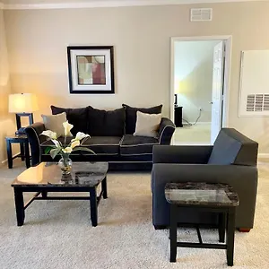  Apartment Specious 2-Bedroom Luxury Condo By The Water