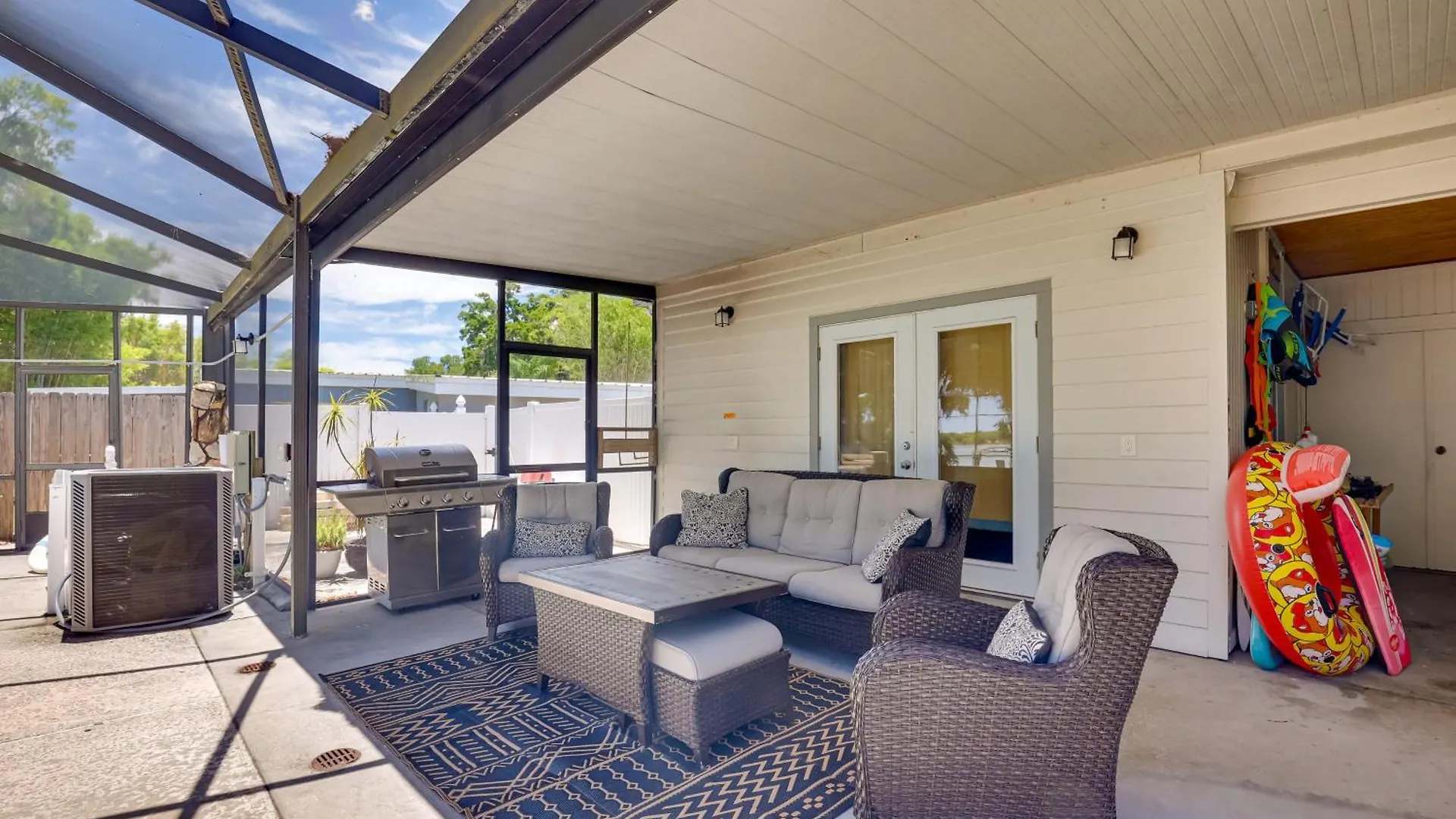 Holiday home Waterfront Gem With Pool, Dock And Lanai In Tampa! Villa United States