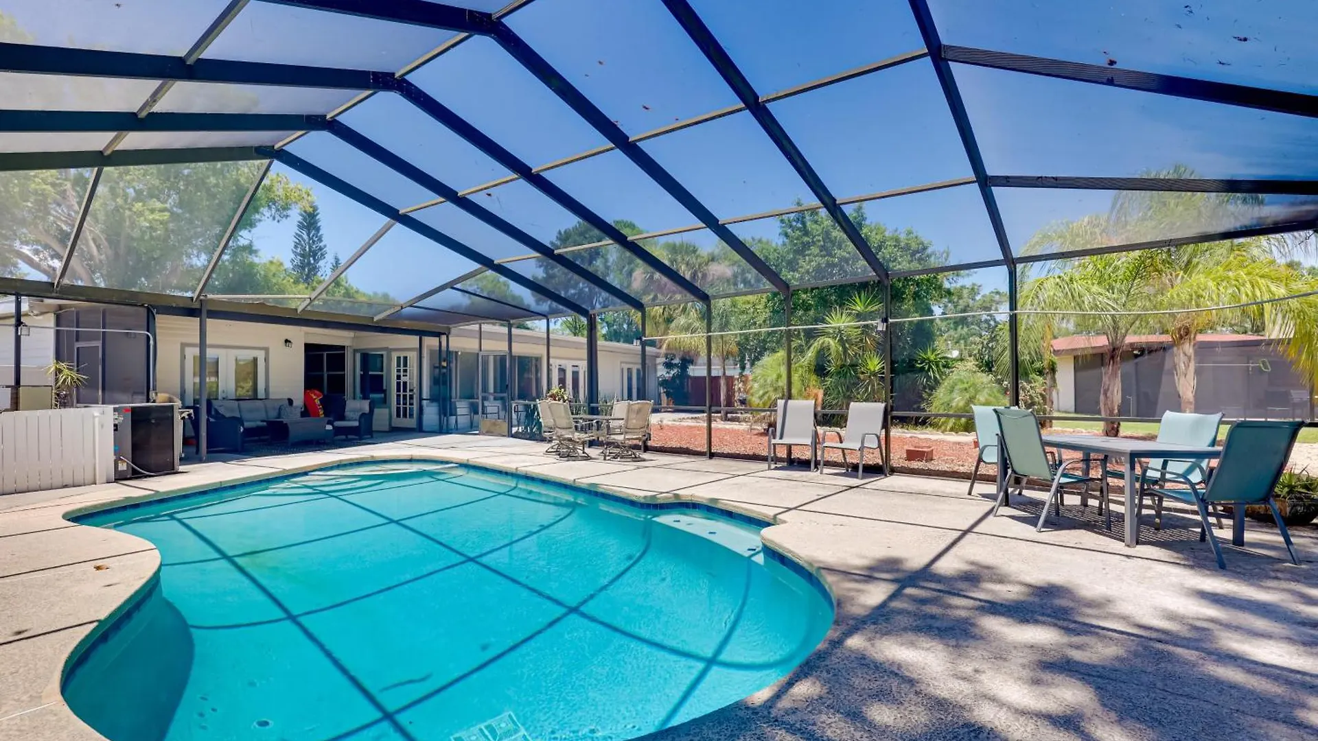 Holiday home Waterfront Gem With Pool, Dock And Lanai In Tampa! Villa