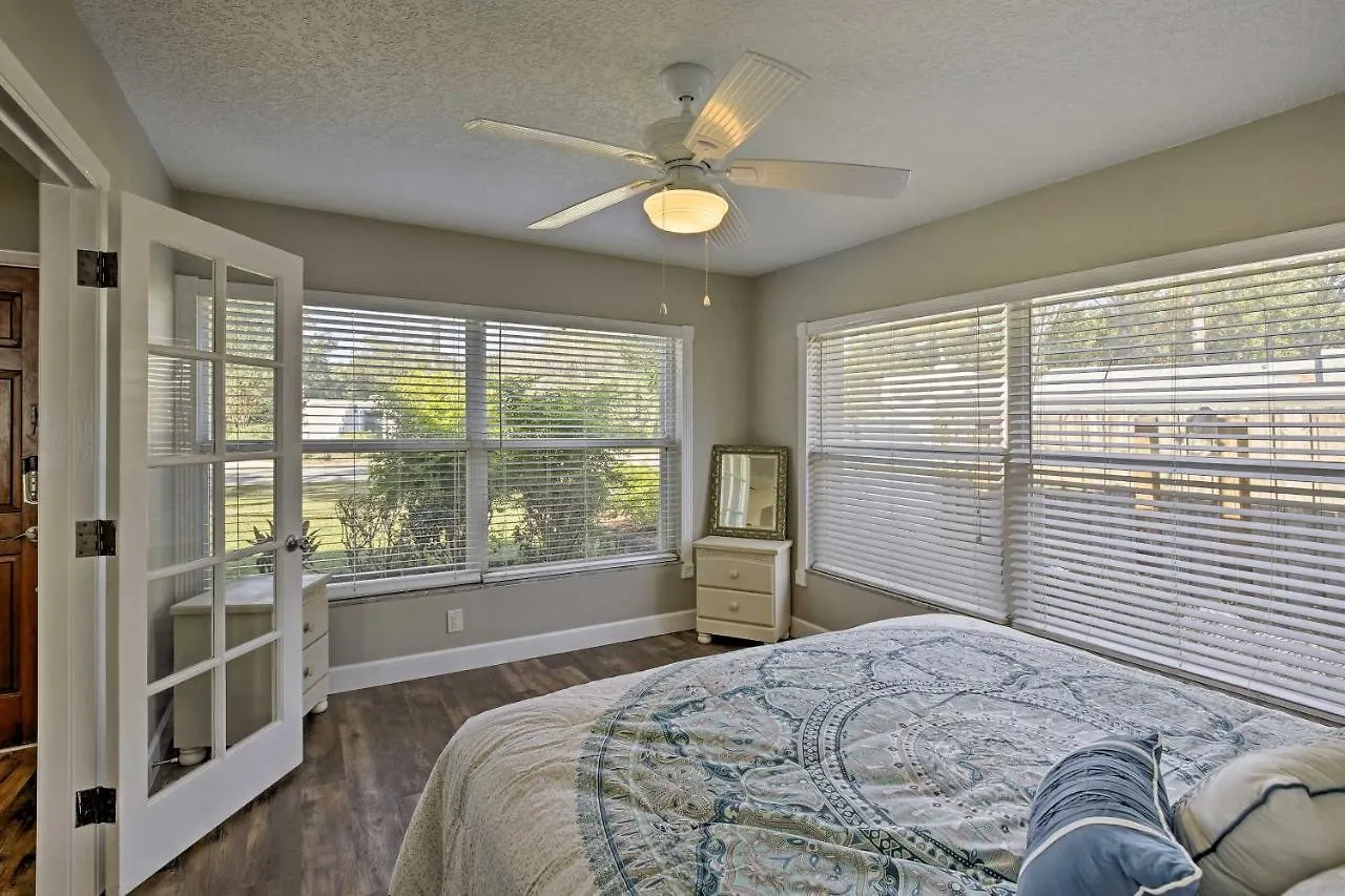 Waterfront Gem With Pool, Dock And Lanai In Tampa! Villa 0*, Tampa
